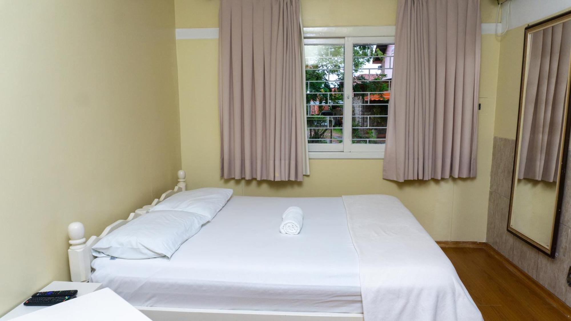 Canoas Hotel Castel Екстериор снимка