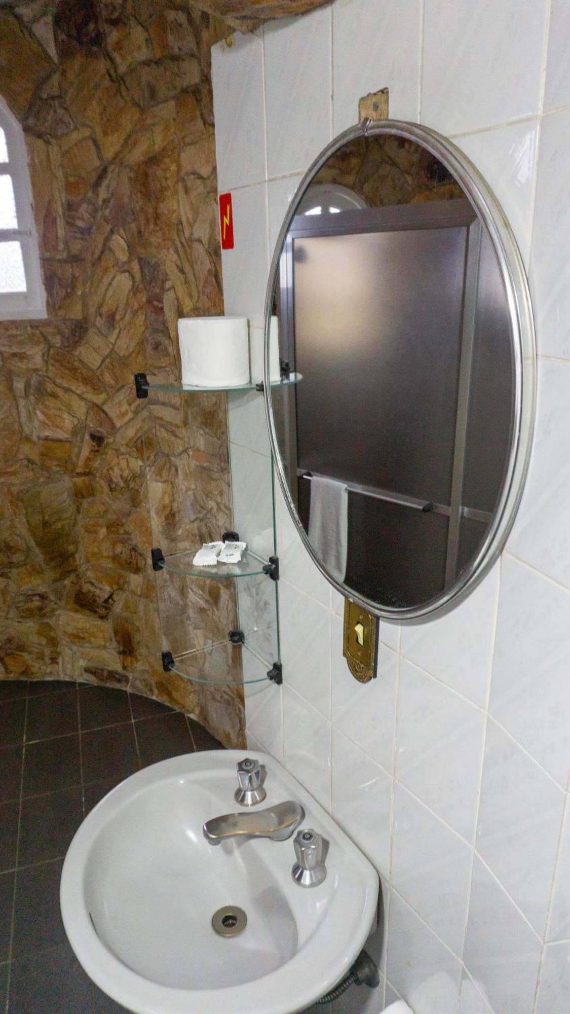 Canoas Hotel Castel Екстериор снимка