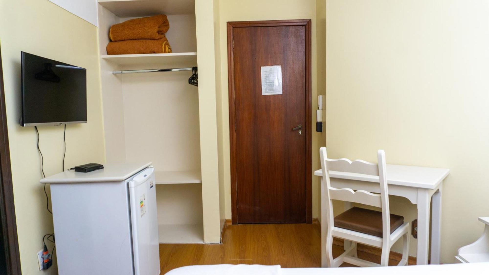 Canoas Hotel Castel Екстериор снимка