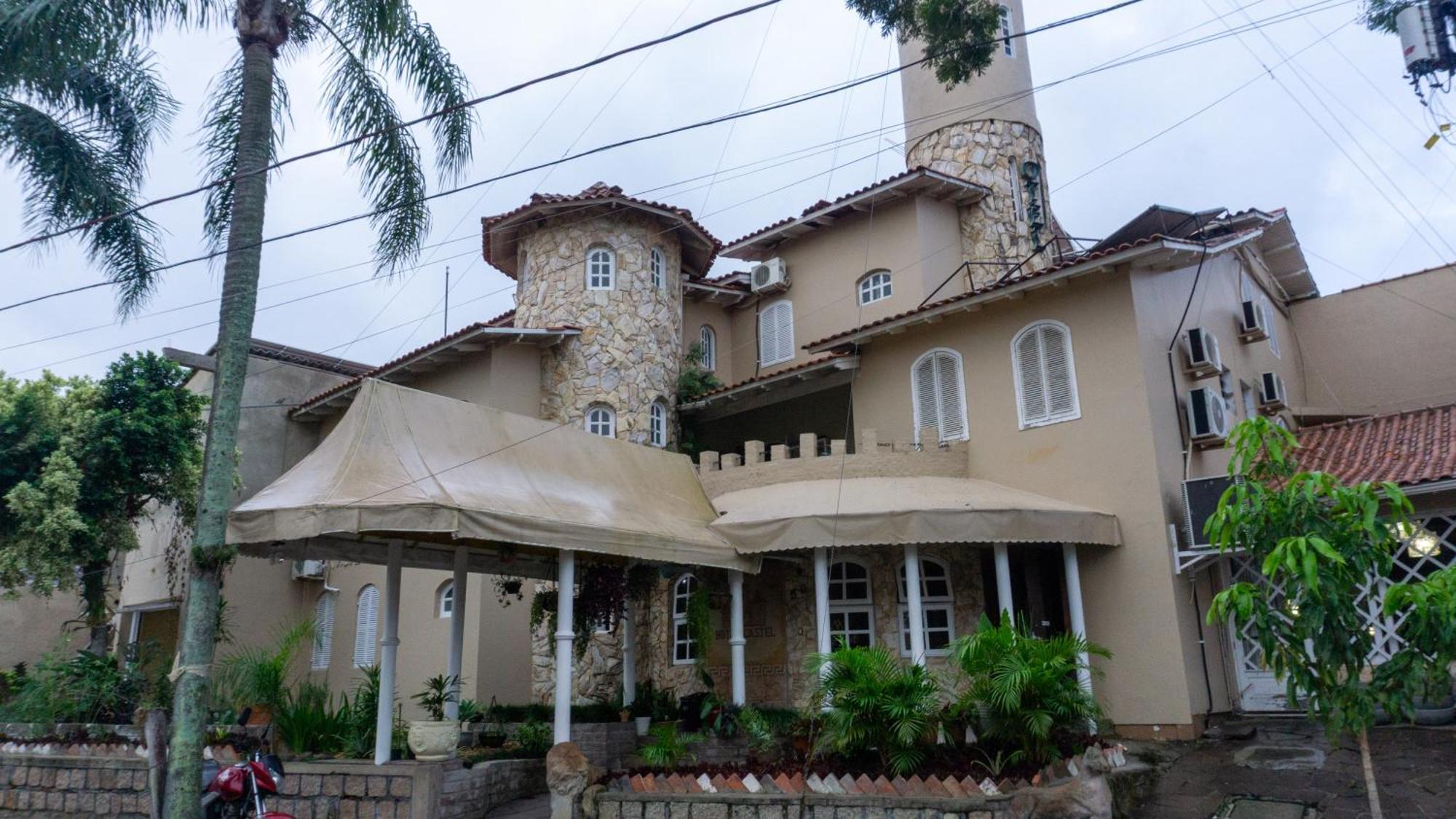 Canoas Hotel Castel Екстериор снимка
